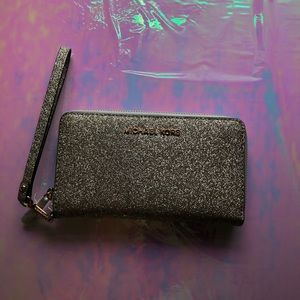 Michael kors gold toned wallet